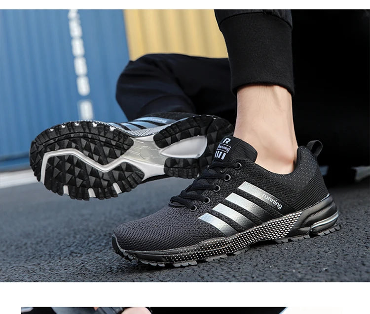 Men's and women's flats fashion casual sneakers couple walking