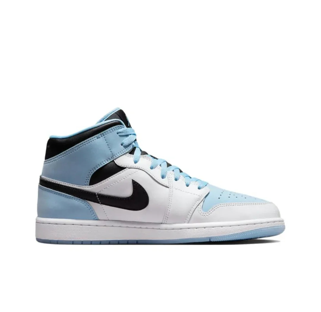 Nike Air Jordan 1 Mens trainers Medium Cut Basketball Shoes White