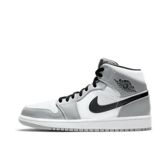 Nike Air Jordan 1 Mens trainers Medium Cut Basketball Shoes White